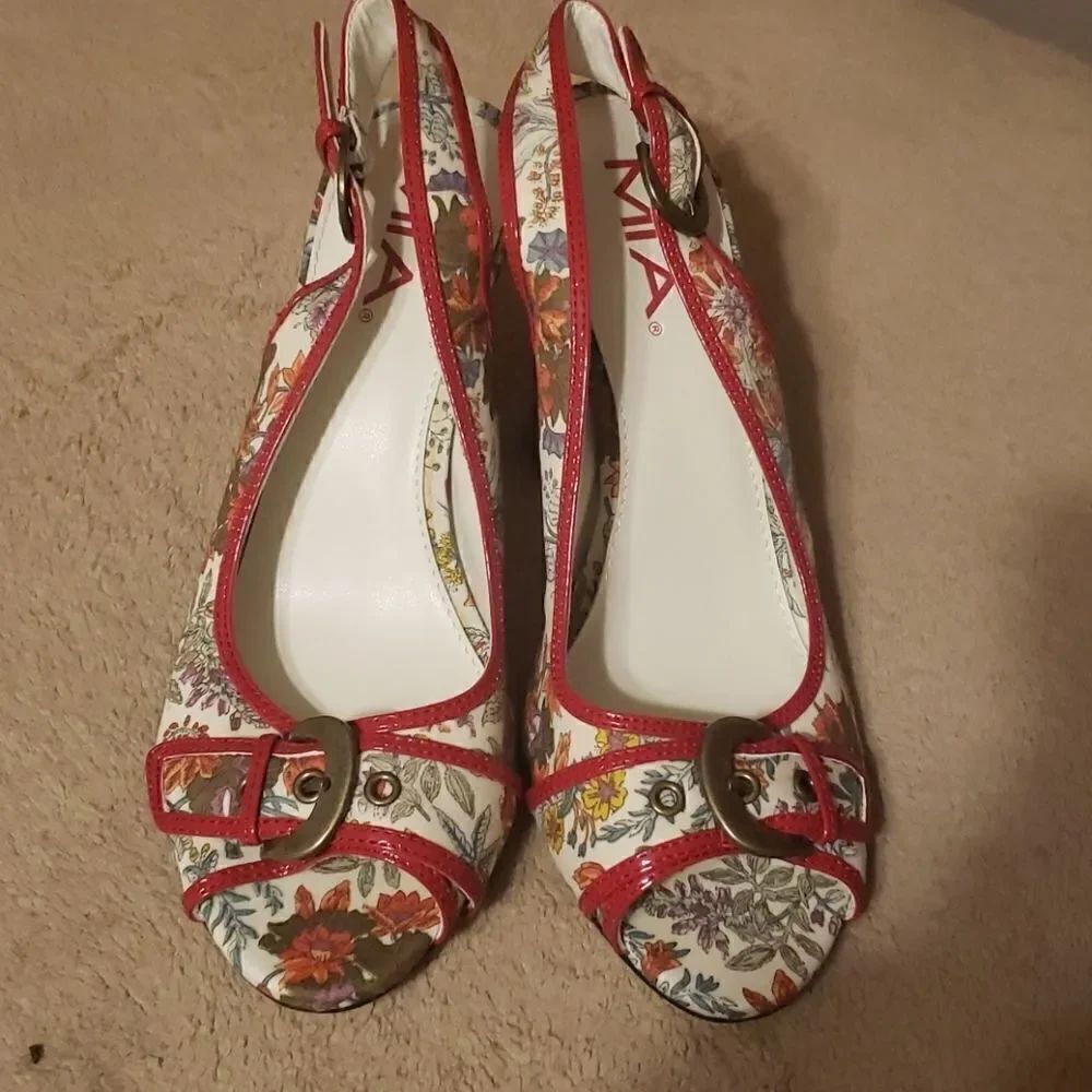 MIA Slingback Heels. Size 8